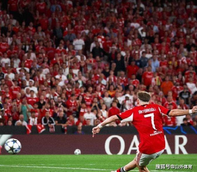 华体会登录-巴萨绝杀本菲卡，C罗梅开二度欧联杯